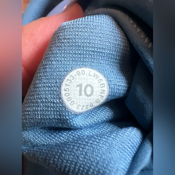 lululemon athletica Vibrant Blue Leggings crop size 10 - Picture 5 of 5